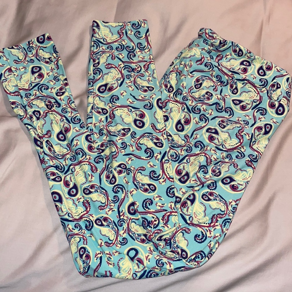 Lularoe pale Green paisley leggings